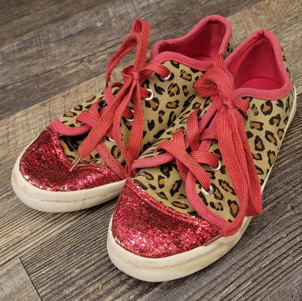 FabKids Girl's Canvas Lace Up Cheetah Print Sneakers Size US 4 Glitter On Toes
